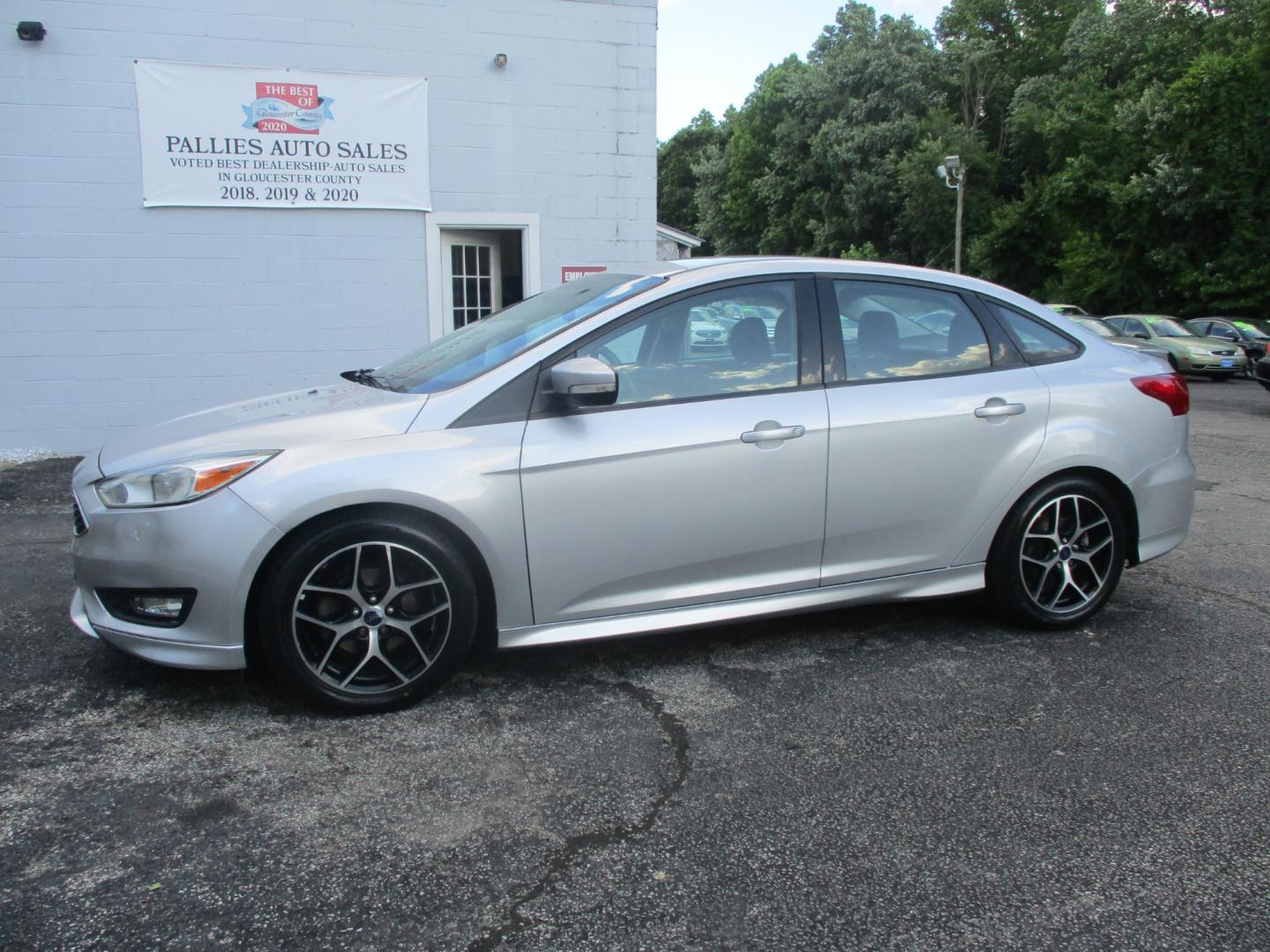 2016 SILVER Ford Focus (1FADP3F25GL) , AUTOMATIC transmission, located at 540a Delsea Drive, Sewell, NJ, 08080, (856) 589-6888, 39.752560, -75.111206 - Photo#1